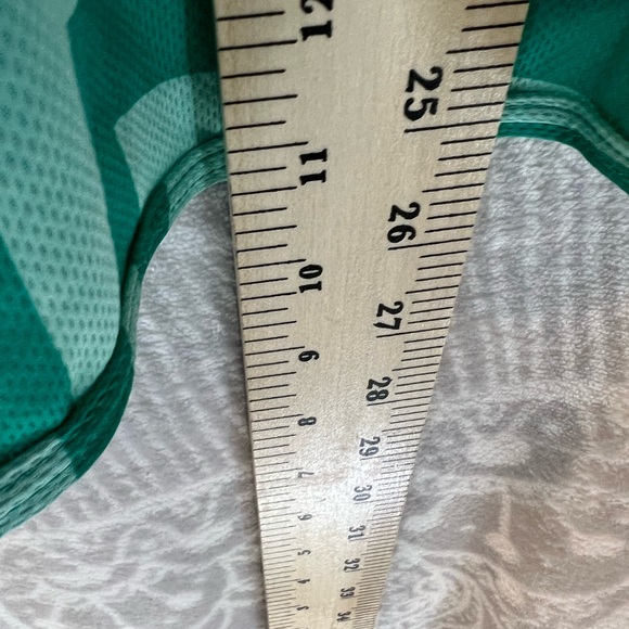 NIKE WHITE GREEN CHEVRON M MEDIUM ATHLETIC TANK TOP - Picture 6 of 6